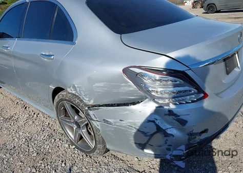 2015 Mercedes-Benz C 300 Sport 4Matic из США, поврежденный, VIN 55SWF4KB4FU034403